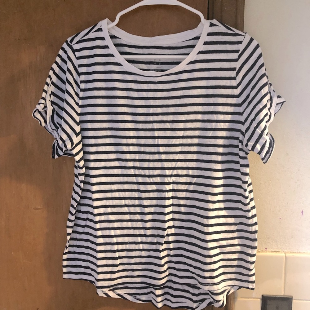 and eawy (target brand) black and white striped t-shirt, large.